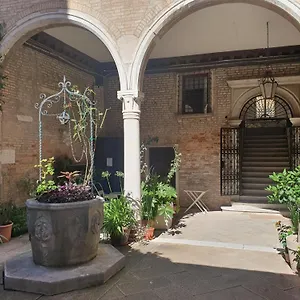Apartment Al Mezzanino, Palazzo Torniello, Venice
